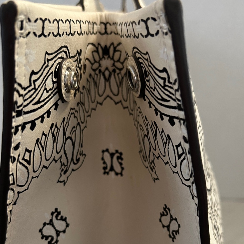 Tory Burch- Ella Printed Leather Tote in Ivory Americana Bandana, EUC - Picture 7 of 17